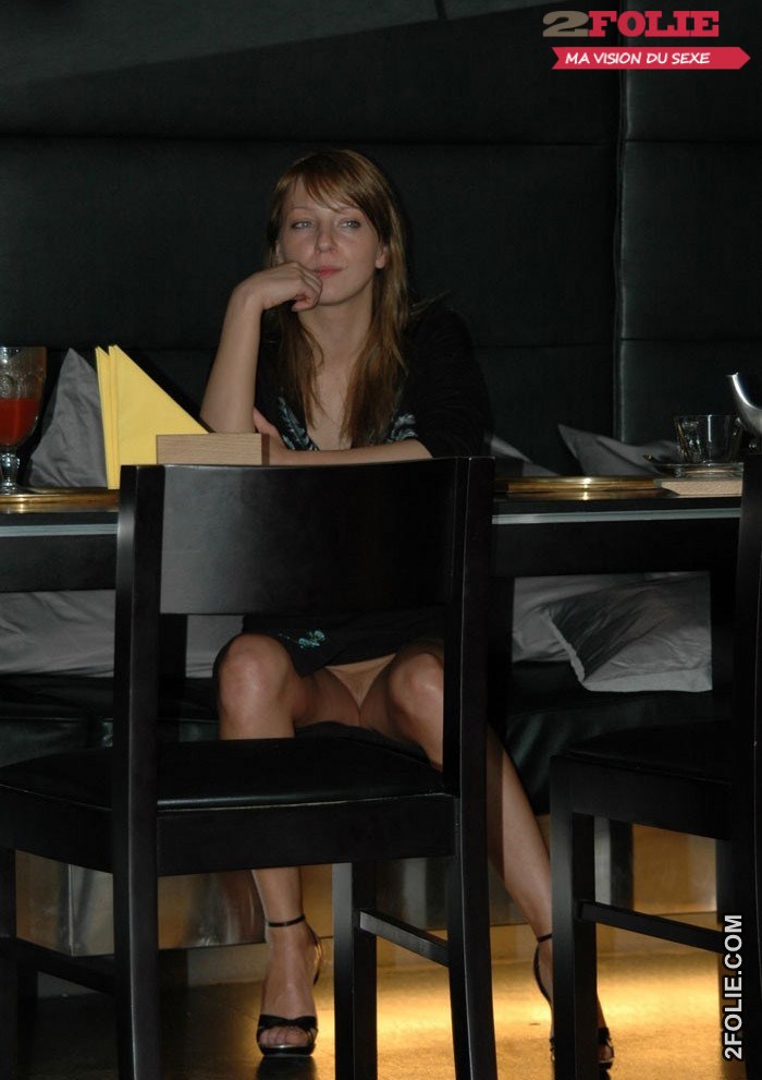 Restaurant Upskirt - Restaurant Upskirt - Latinas Sexy Pics