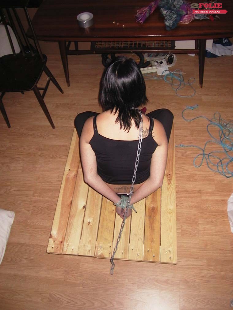 2 coquines se font sodomiser 4